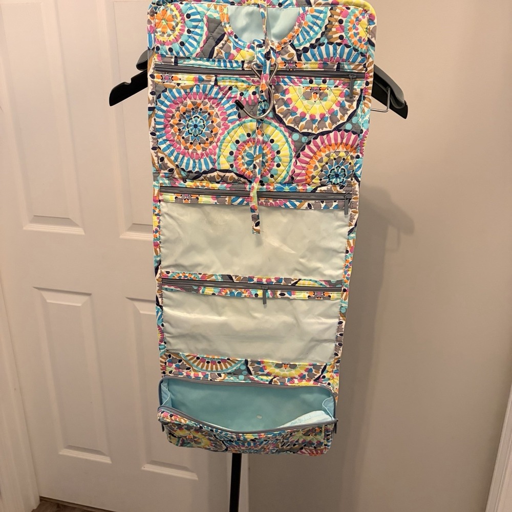 VERA BRADLEY Iconic Hanging Travel Organizer Cosmetics Sunny Medallion EUC